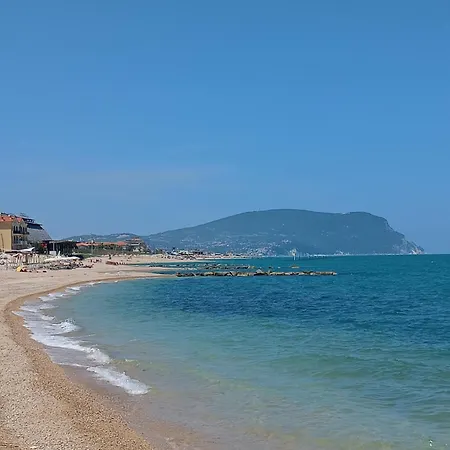 La Stella Marina Дом отдыха Порто-Реканати